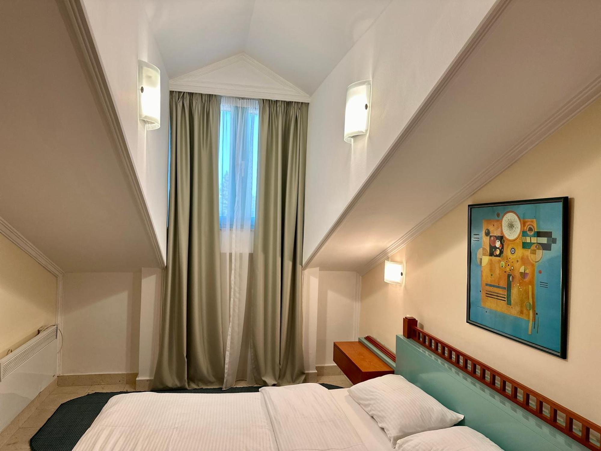 Central 25 Podgorica Exterior photo